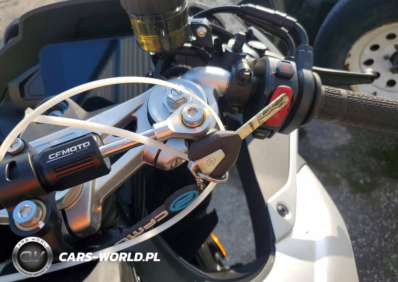 2026 Cf Moto 675Ss VIN:LCEPEVLP4T6003653 - 8