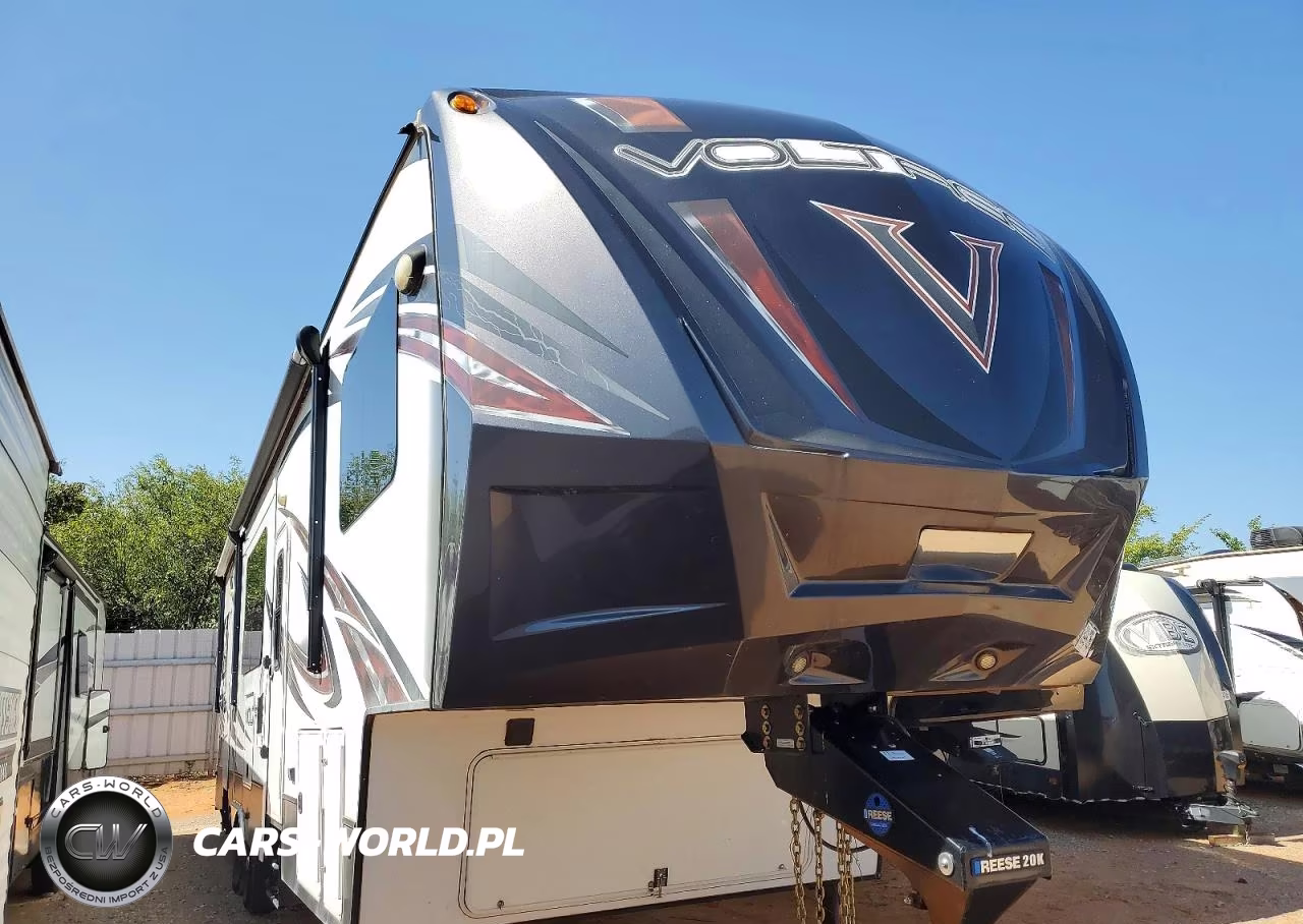 2015 Keystone Voltage Camper