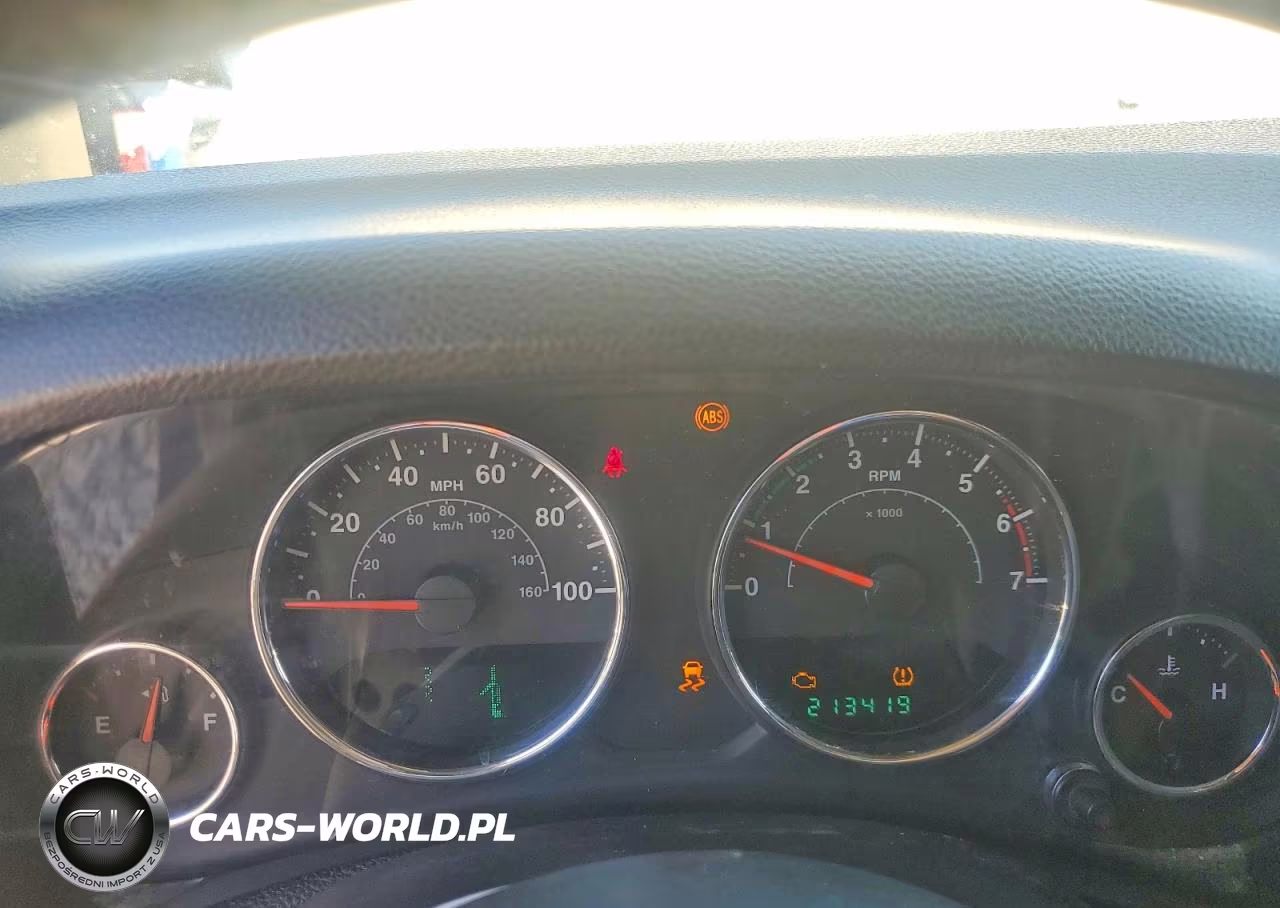 2011 Jeep Wrangler Unlimited Rubicon VIN:1J4BA6H13BL598053 - 9