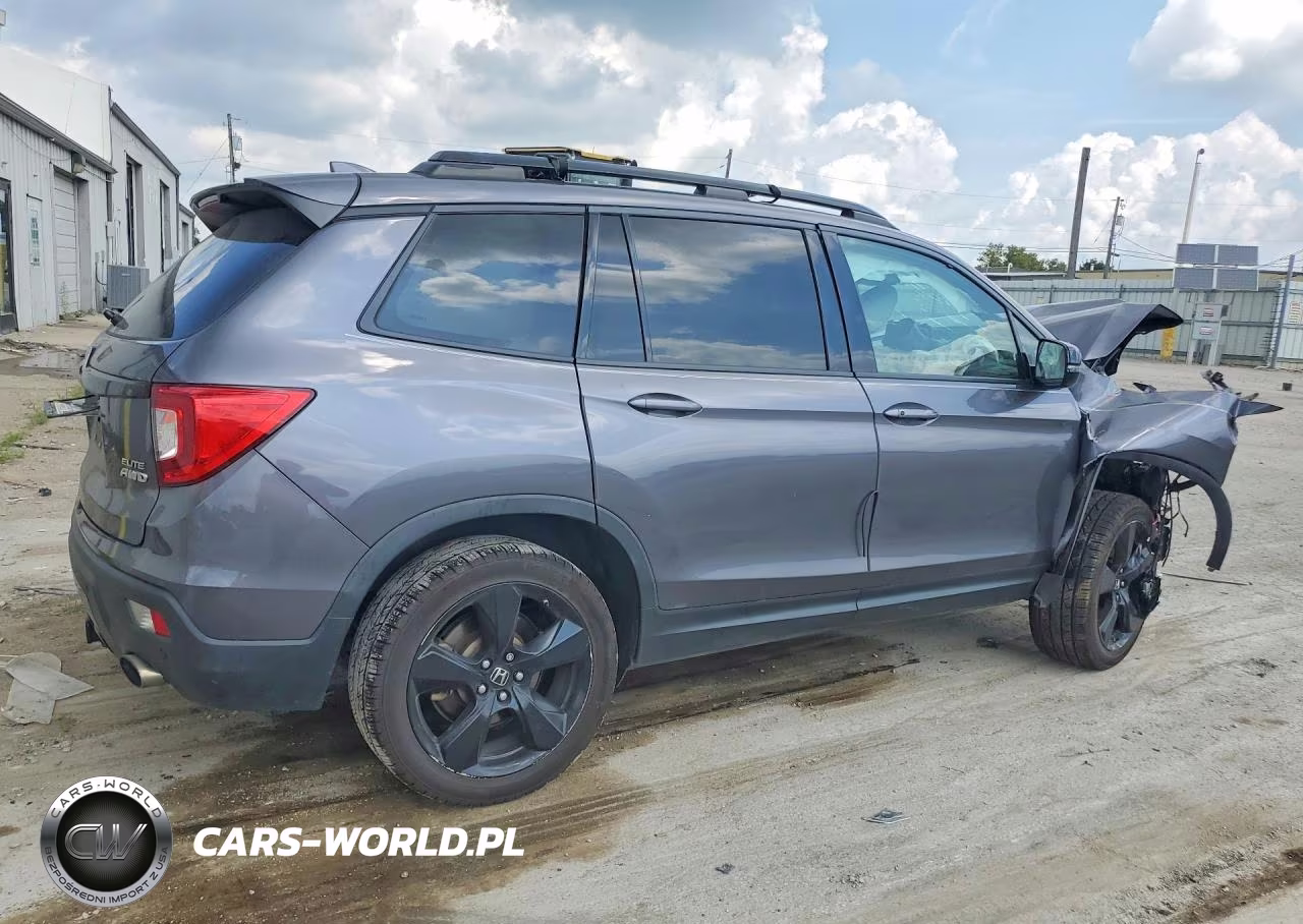 2019 Honda Passport Elite VIN:5FNYF8H03KB006478 - 3
