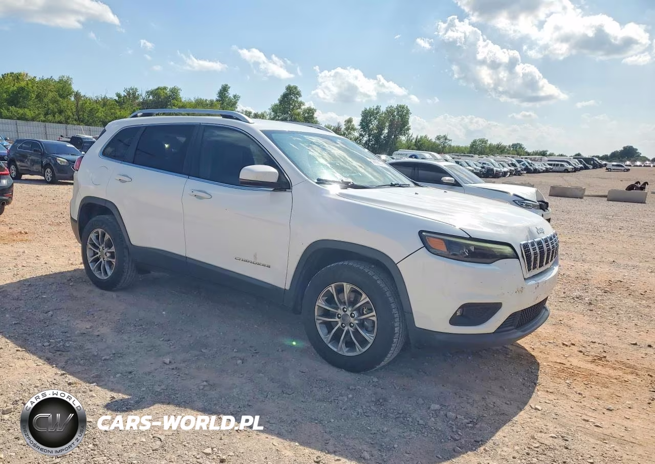 2019 Jeep Cherokee Latitude Plus VIN:1C4PJMLB5KD310320 - 4