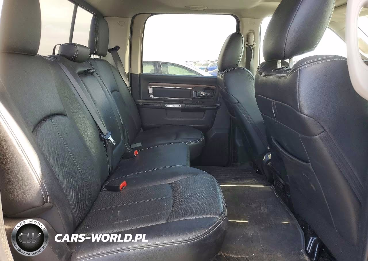 2018 Ram 1500 Laramie VIN:1C6RR7NM4JS355185 - 10