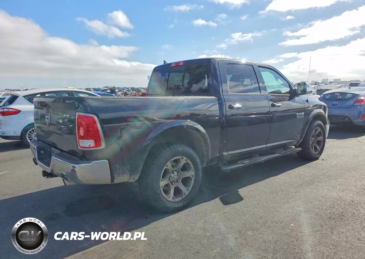 2018 Ram 1500 Laramie VIN:1C6RR7NM4JS355185 - 3