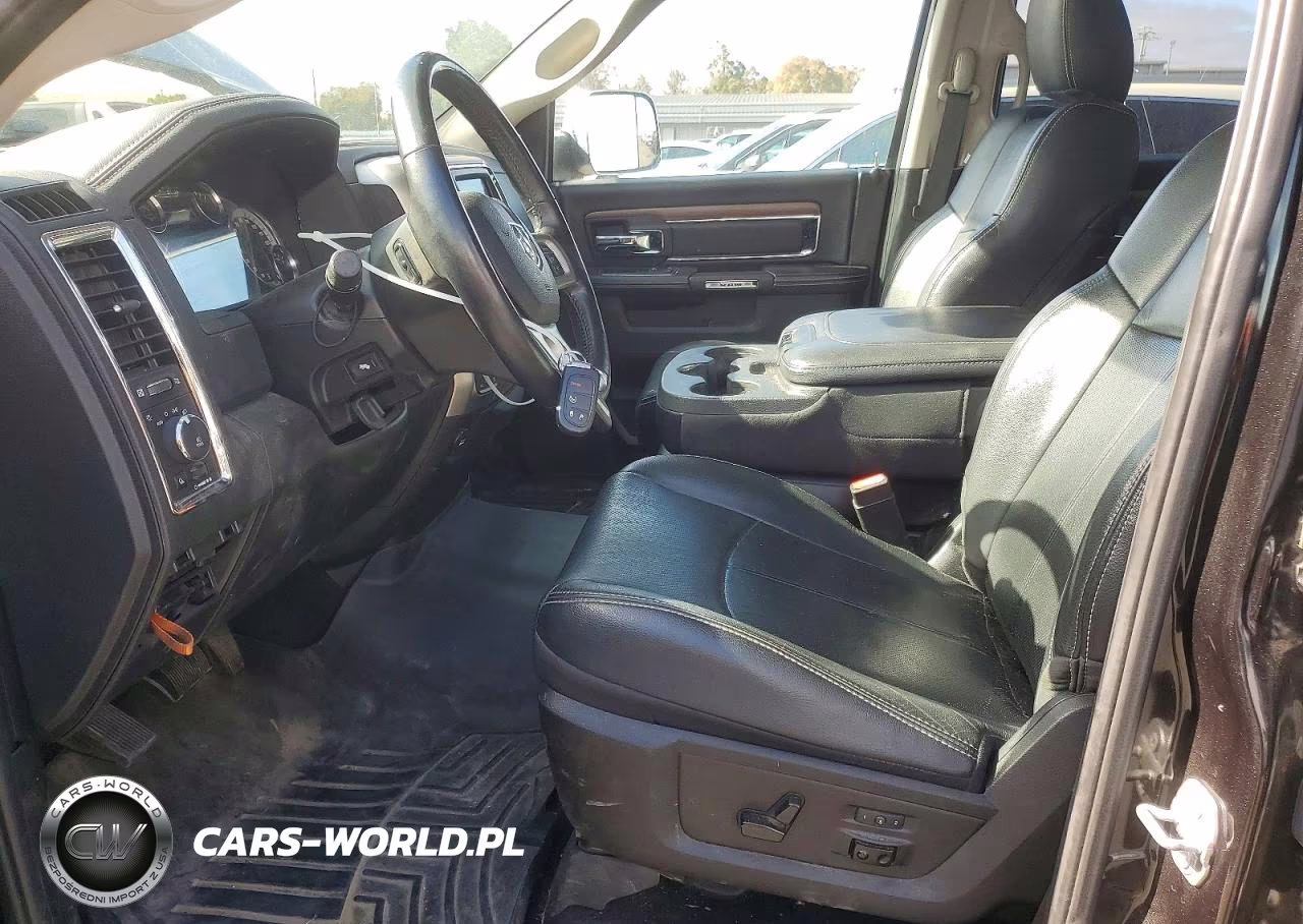 2018 Ram 1500 Laramie VIN:1C6RR7NM4JS355185 - 7