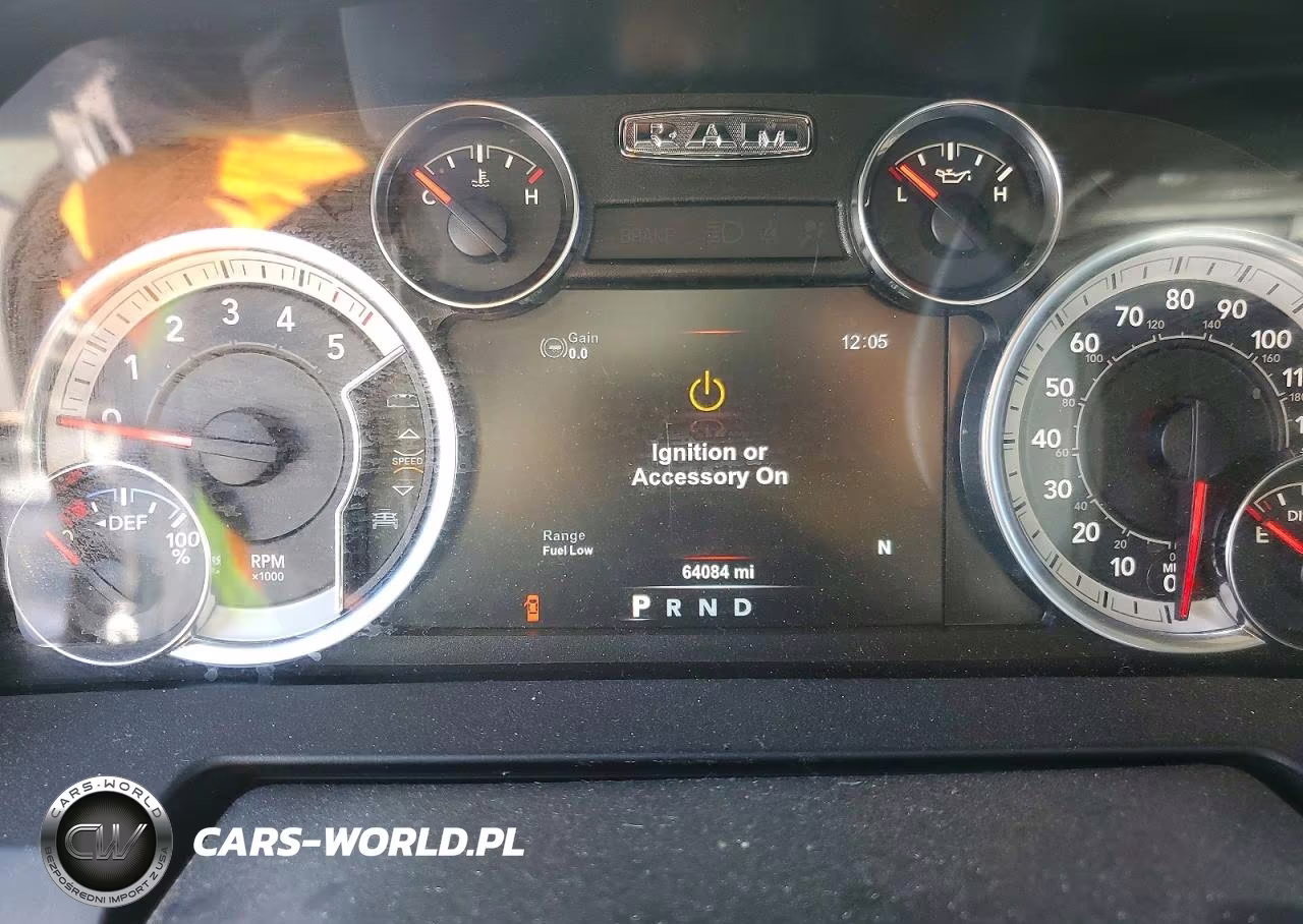 2018 Ram 1500 Laramie VIN:1C6RR7NM4JS355185 - 9