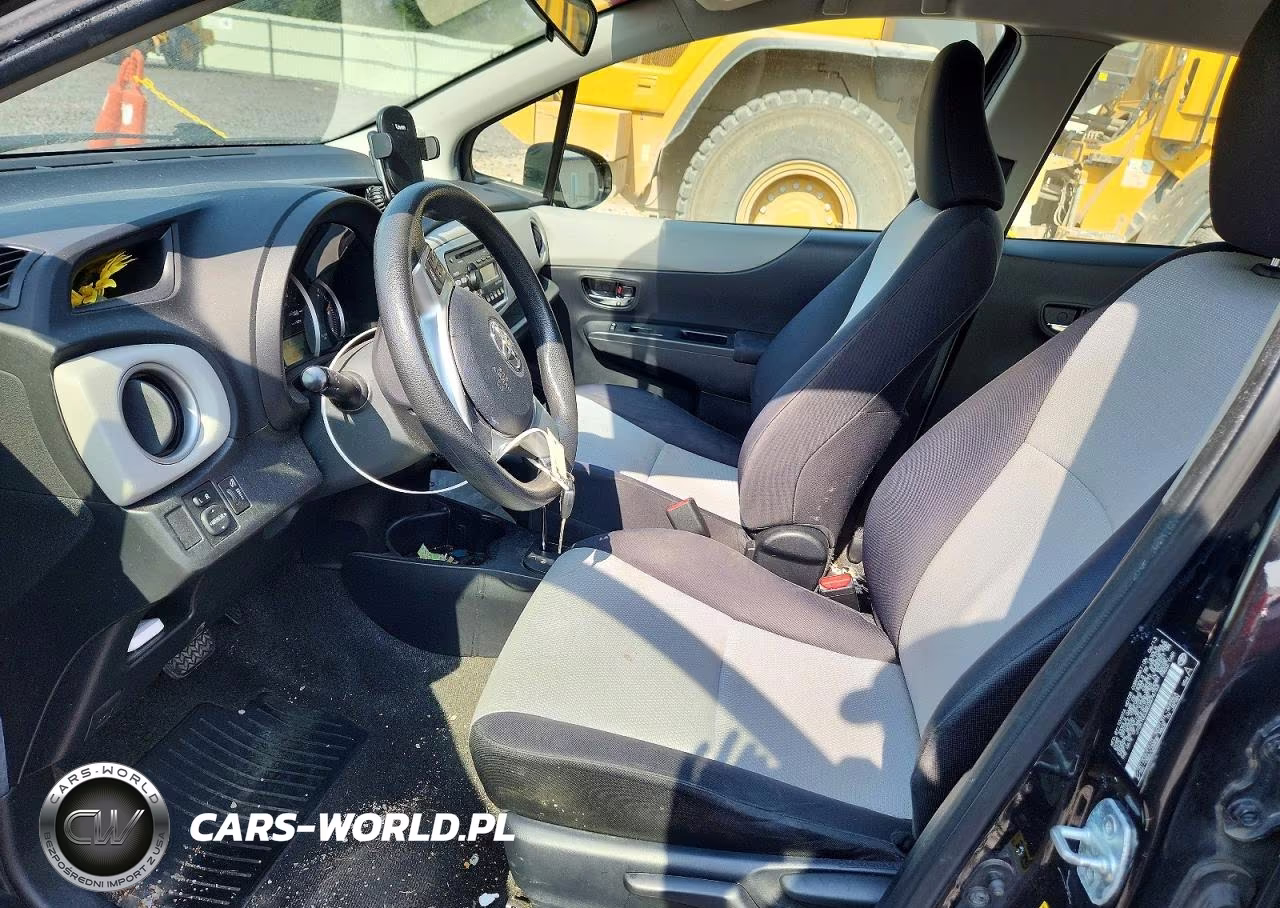 2014 Toyota Yaris 5-Door Le VIN:JTDKTUD35ED574153 - 7