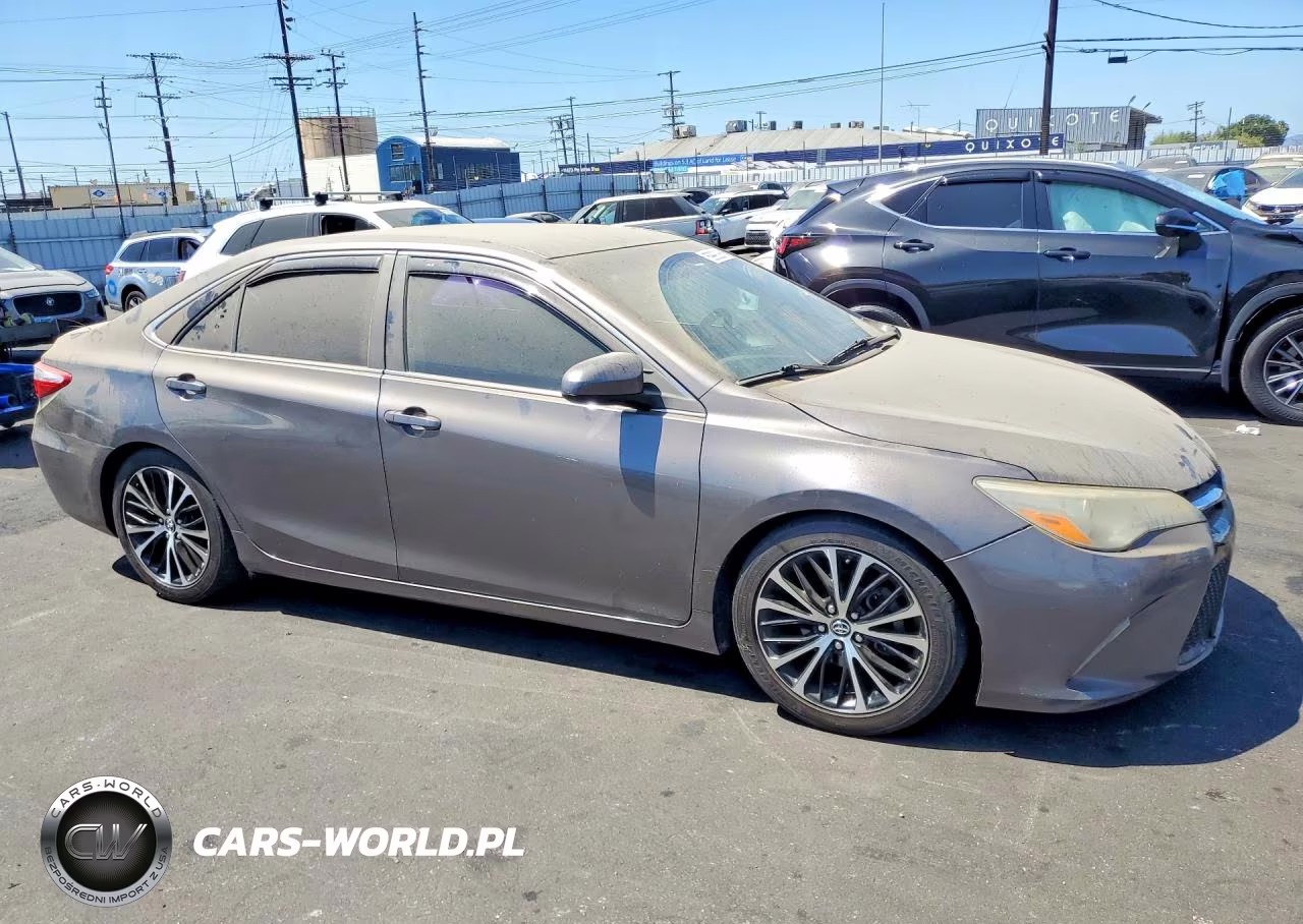 2015 Toyota Camry Le VIN:4T4BF1FK2FR463072 - 4