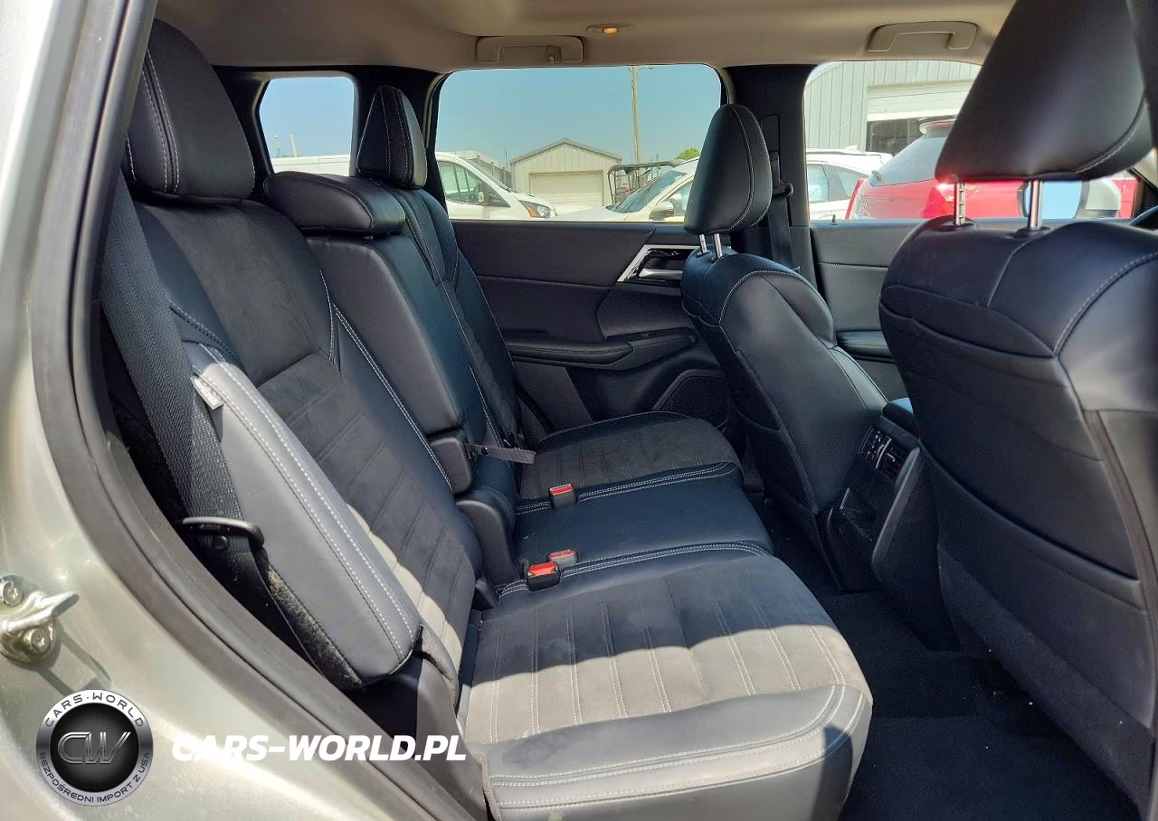 2023 Mitsubishi Outlander Se-Se Black Edition-Se Technology-Se Special VIN:JA4J3UA83PZ059812 - 11