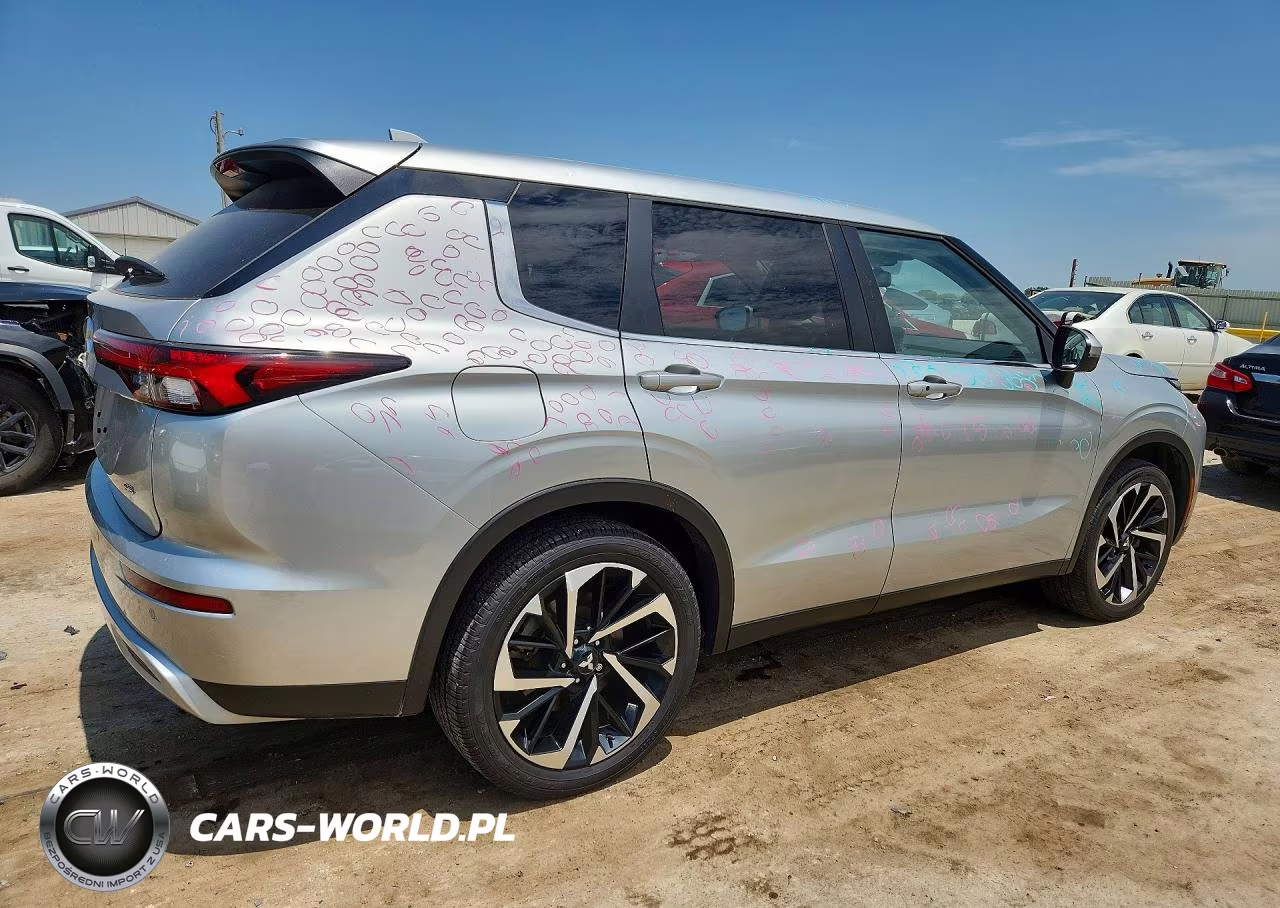 2023 Mitsubishi Outlander Se-Se Black Edition-Se Technology-Se Special VIN:JA4J3UA83PZ059812 - 3