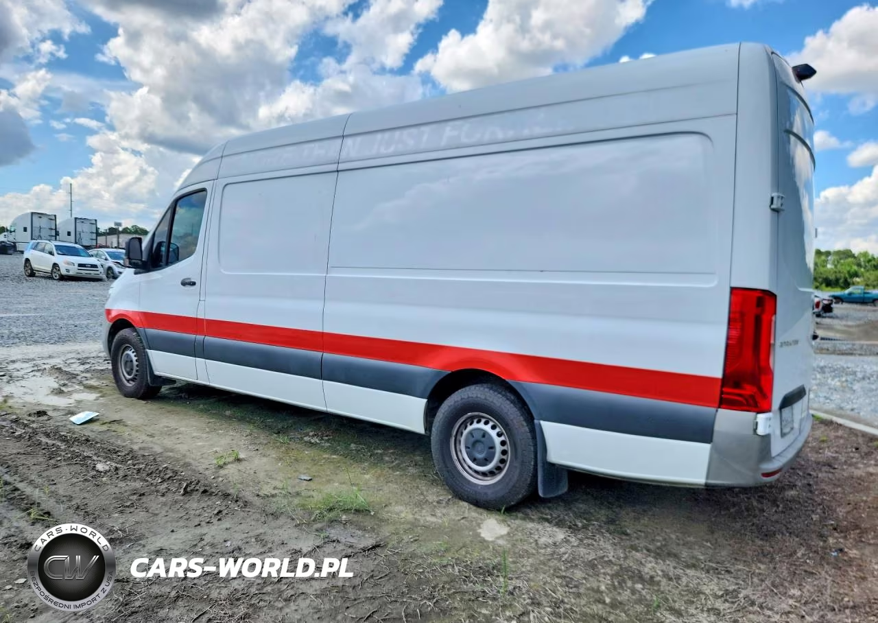 2021 Frht - Freightliner Unknown VIN:W2Y40CHY4MT069855 - 2