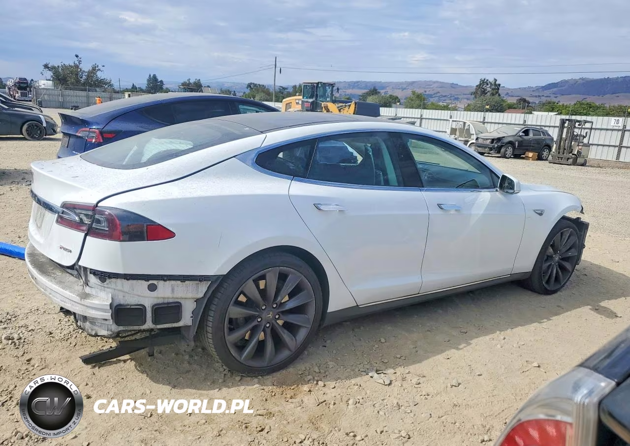 2013 Tesla Model S VIN:5YJSA1DP2DFP20586 - 3