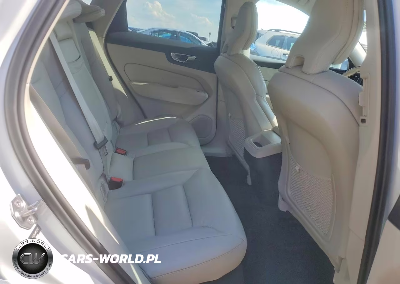 2021 Volvo Xc60 T5 Momentum VIN:YV4102DKXM1733133 - 10