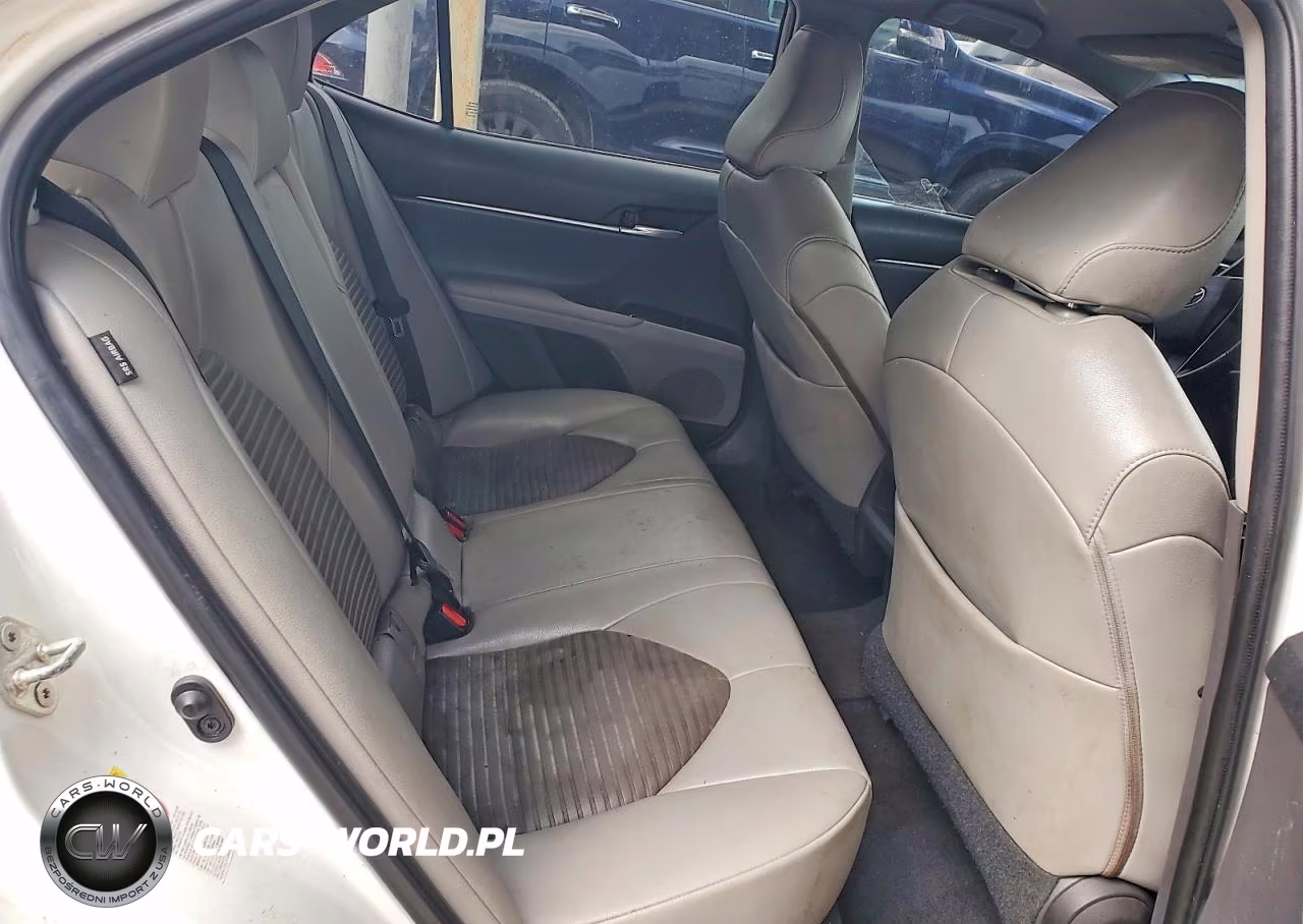 2018 Toyota Camry Se VIN:4T1B11HK2JU085785 - 10