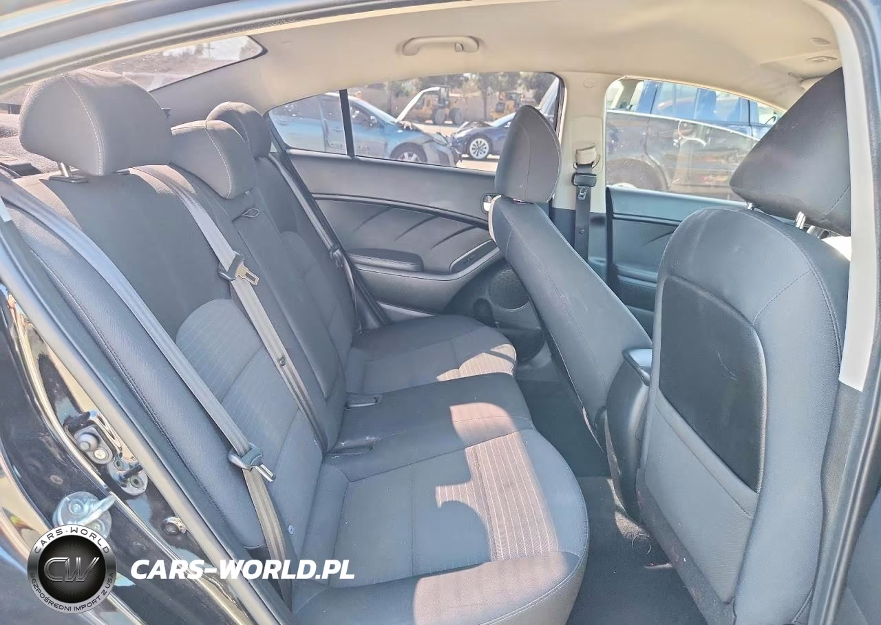 2018 Kia Forte Lx VIN:3KPFL4A73JE212324 - 10