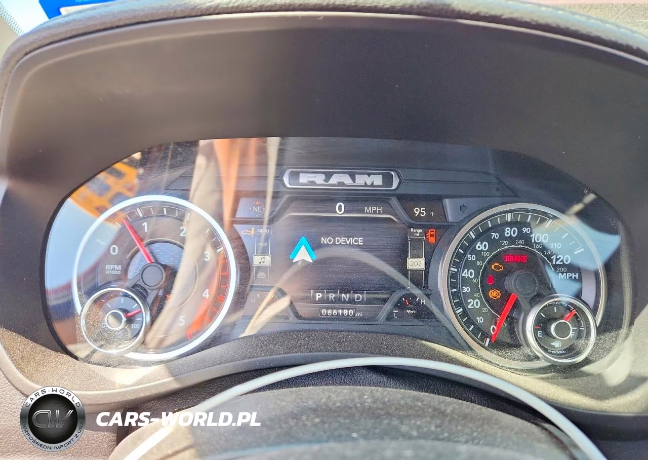 2022 Ram 3500 Laramie VIN:3C63RRJL0NG339562 - 9