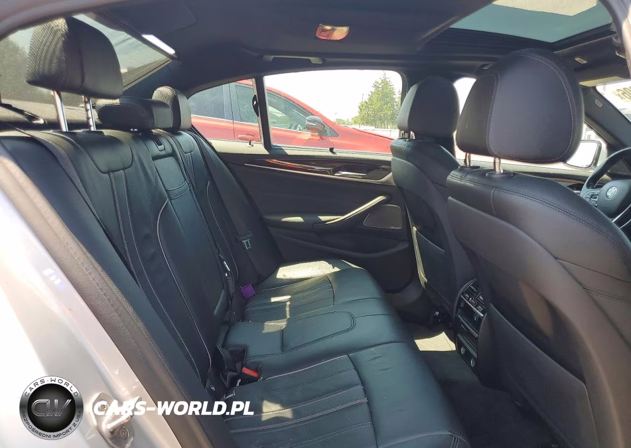2019 BMW 530Xe VIN:WBAJB1C59KB375966 - 10