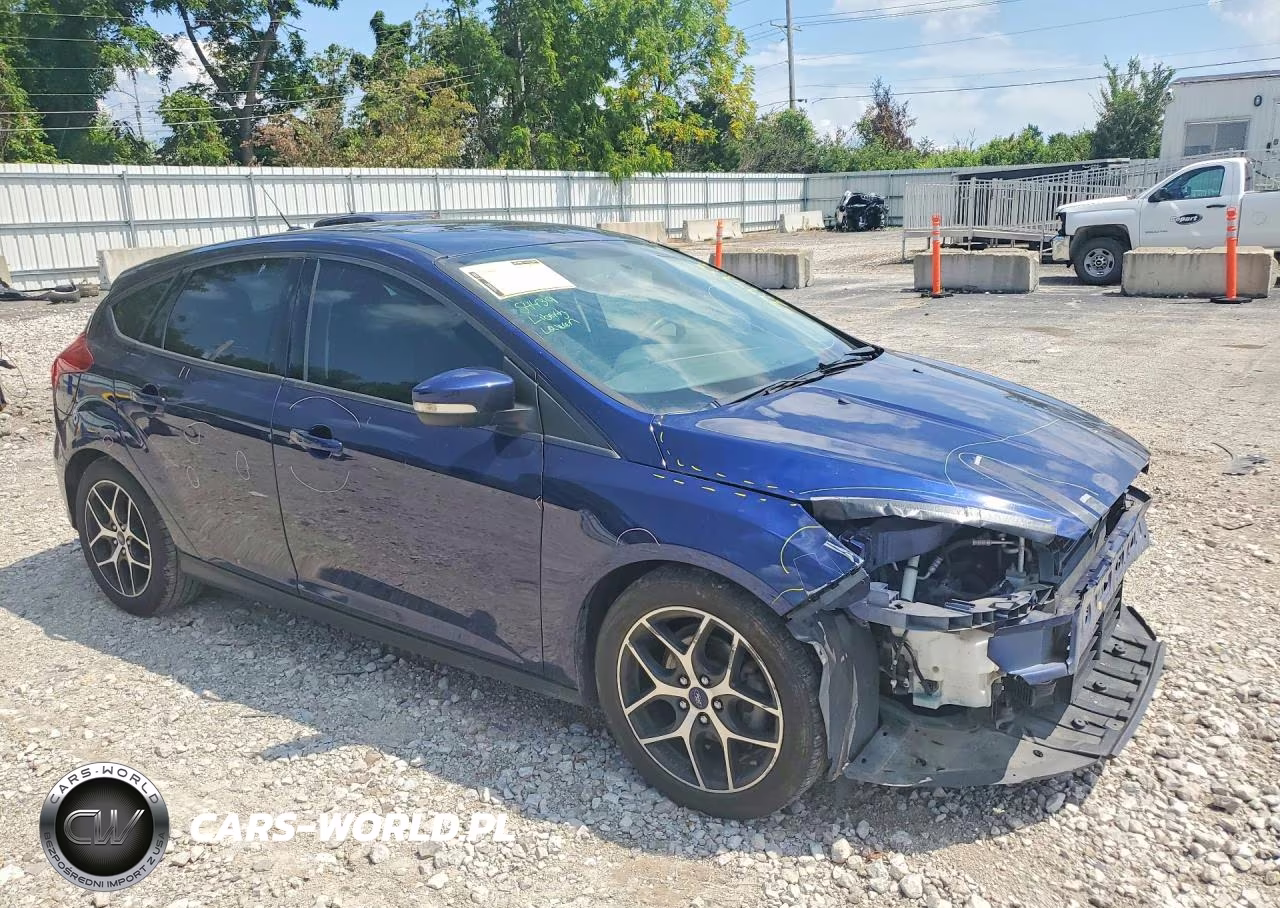 2017 Ford Focus Sel VIN:1FADP3M2XHL263395 - 4