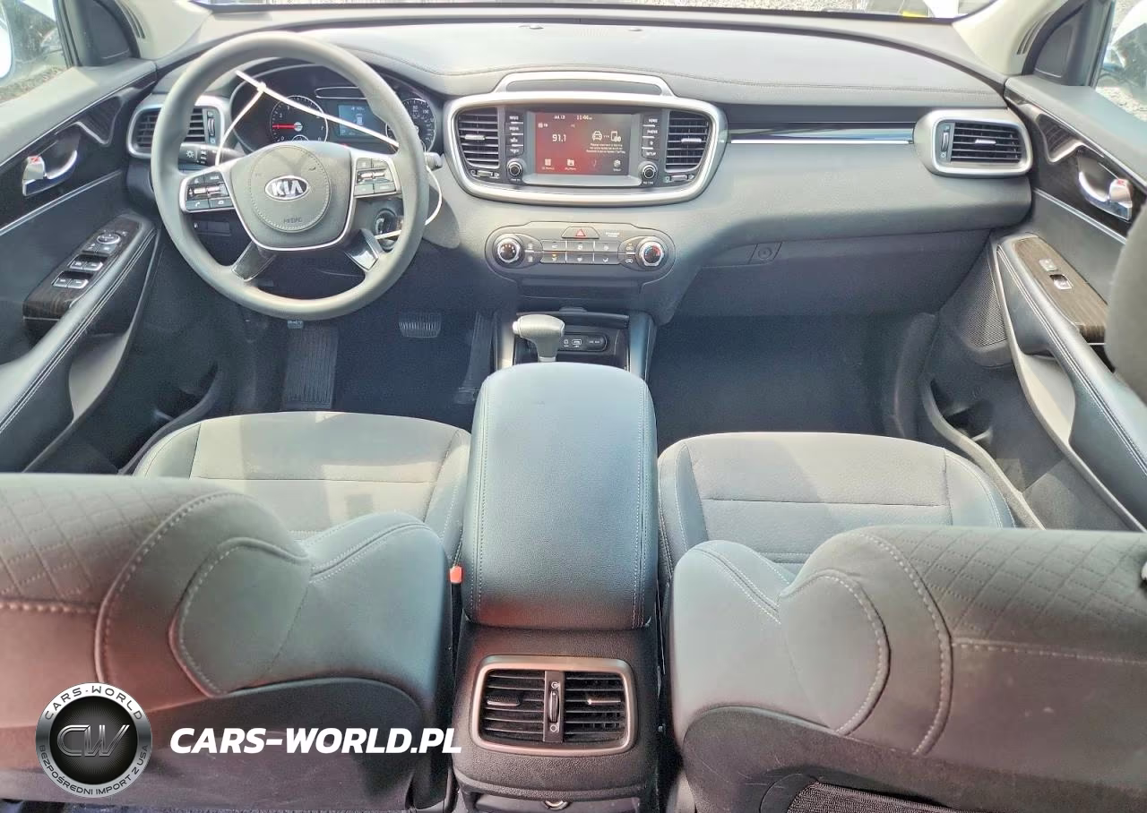 2019 Kia Sorento VIN:5XYPG4A39KG611037 - 8