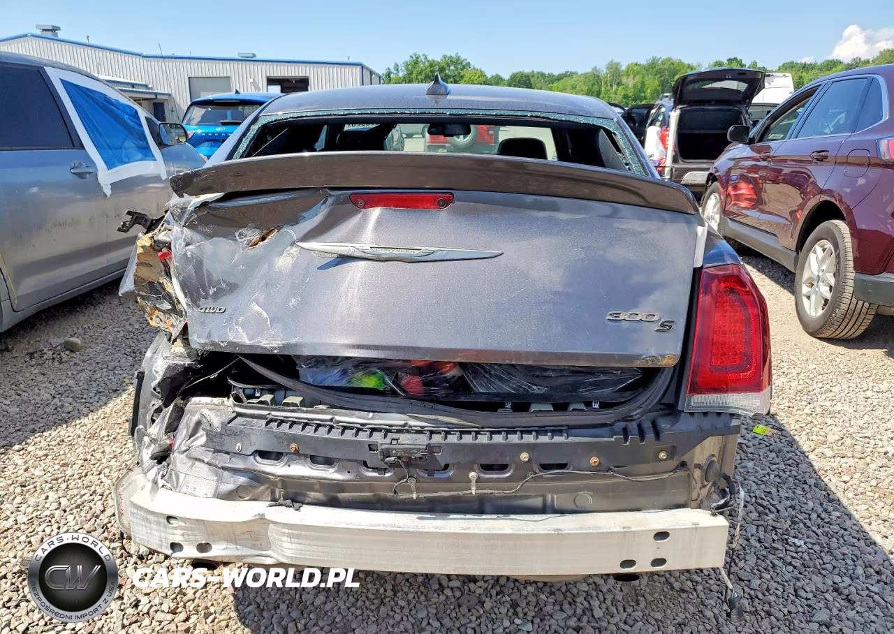 2019 Chrysler 300 S VIN:2C3CCAGG6KH550643 - 6