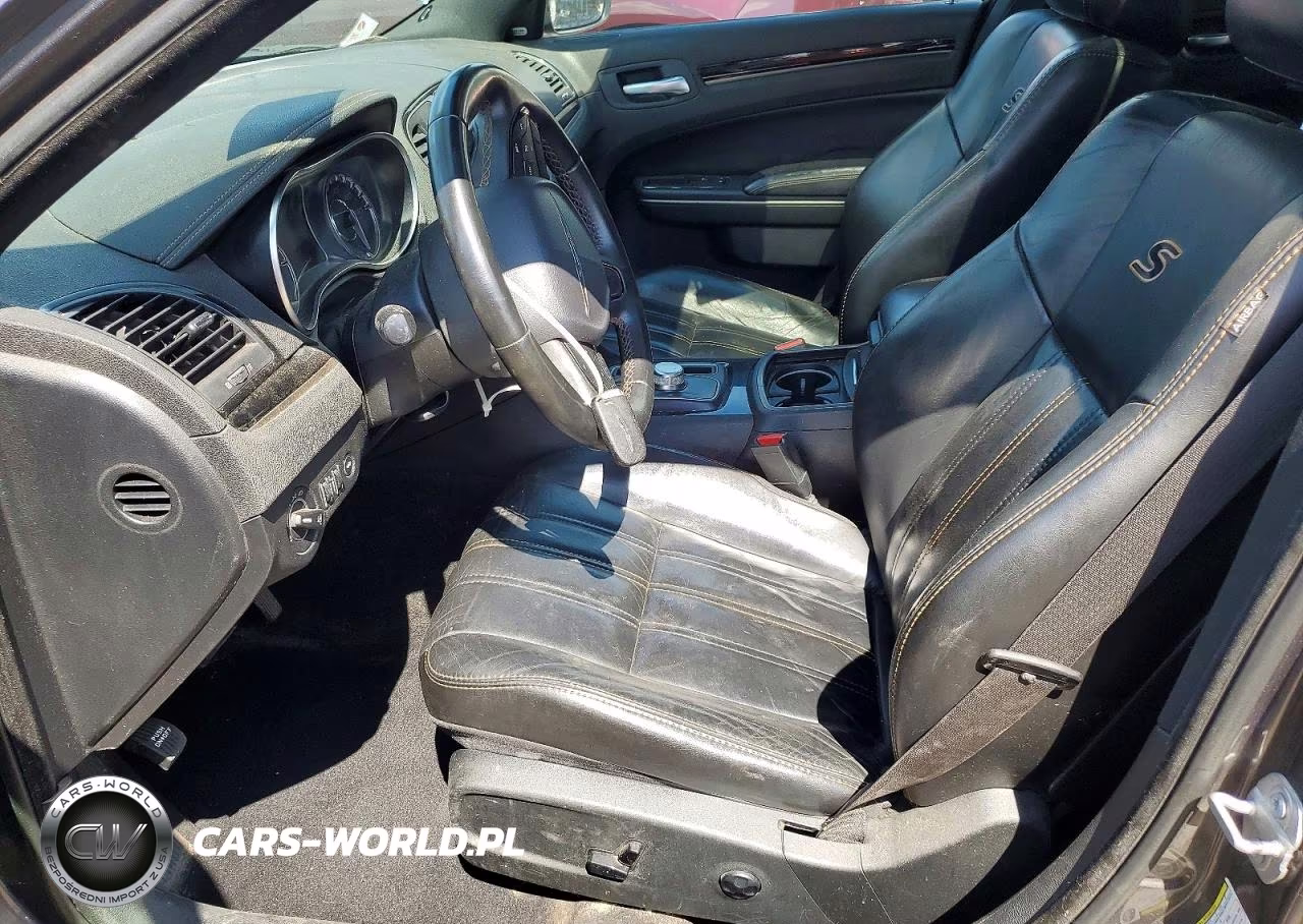 2019 Chrysler 300 S VIN:2C3CCAGG6KH550643 - 7