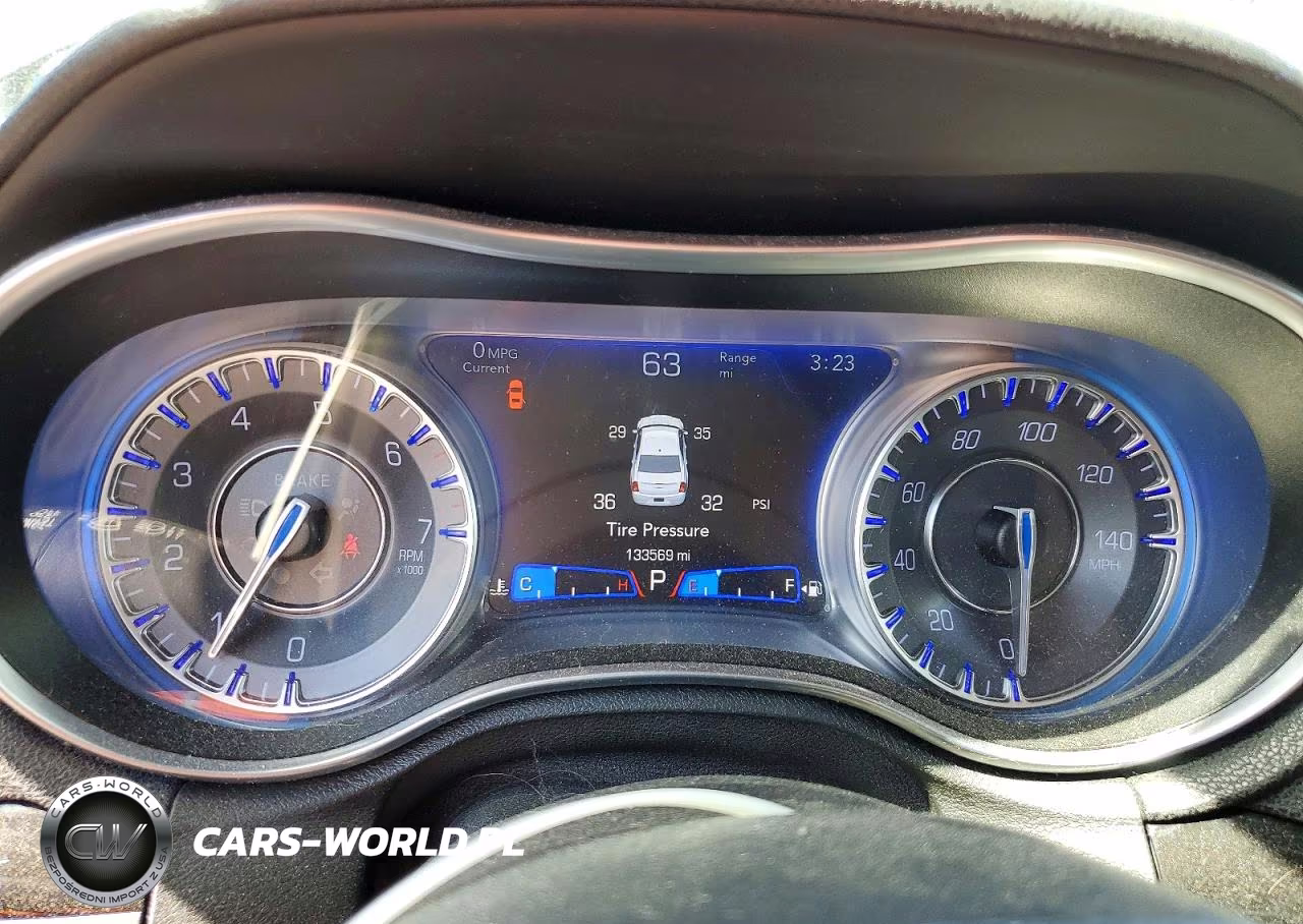 2019 Chrysler 300 S VIN:2C3CCAGG6KH550643 - 9