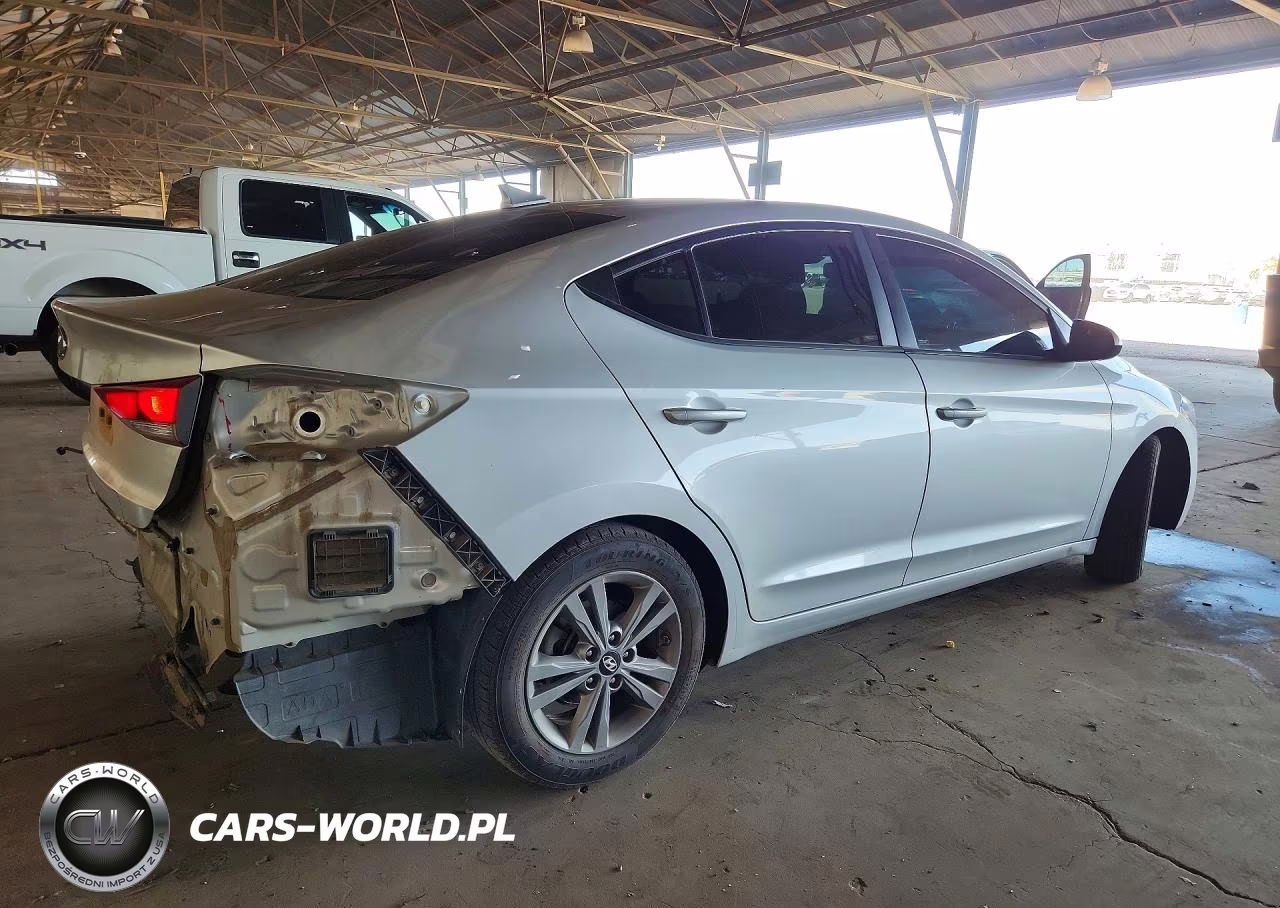 2018 Hyundai Elantra Sel VIN:5NPD84LF0JH259691 - 3