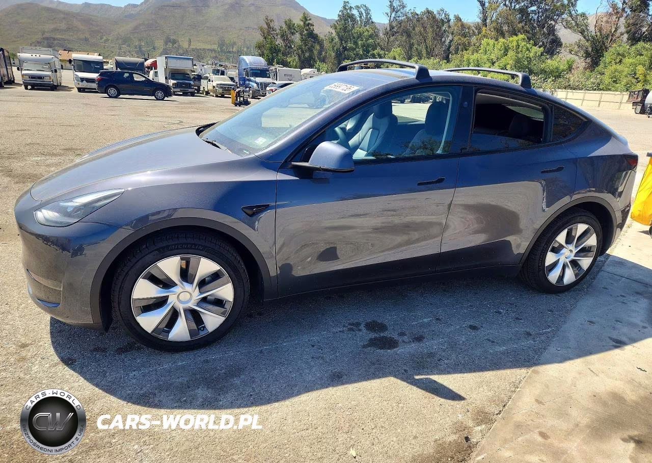 2023 Tesla Model Y – zdjęcie 1 z 12