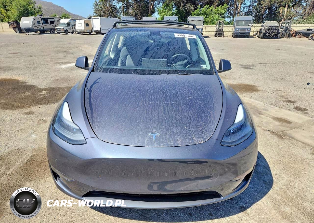 2023 Tesla Model Y VIN:7SAYGDEEXPF928052 - 5
