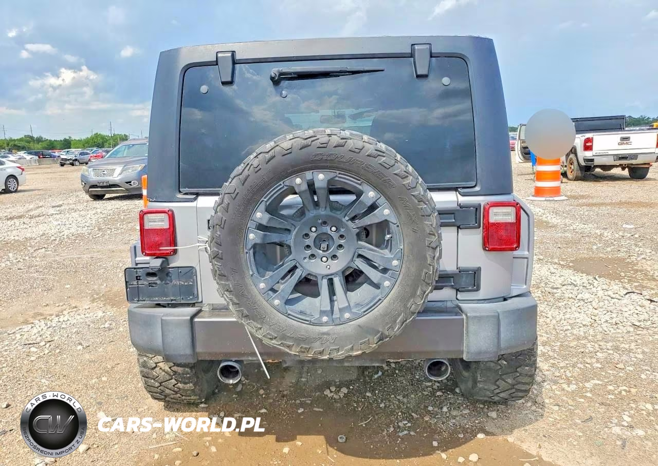 2015 Jeep Wrangler Unlimited Sport VIN:1C4HJWDG8FL618801 - 6