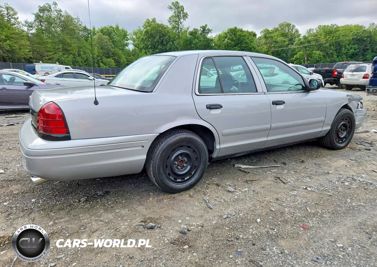2005 Ford Crown Victoria Police Interceptor VIN:2FAHP71W05X173302 - 3