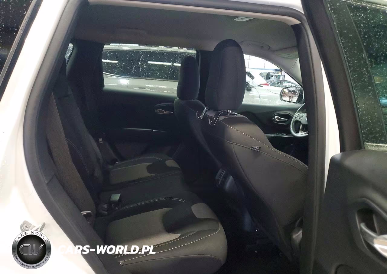 2014 Jeep Cherokee Latitude VIN:1C4PJMCB0EW171786 - 11