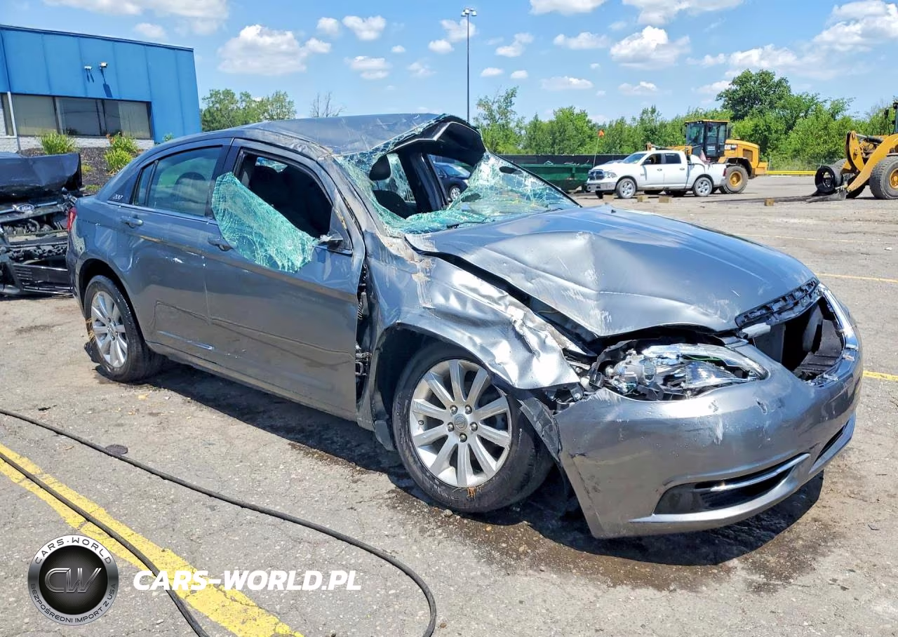 2012 Chrysler 200 Touring VIN:1C3CCBBB6CN123389 - 4