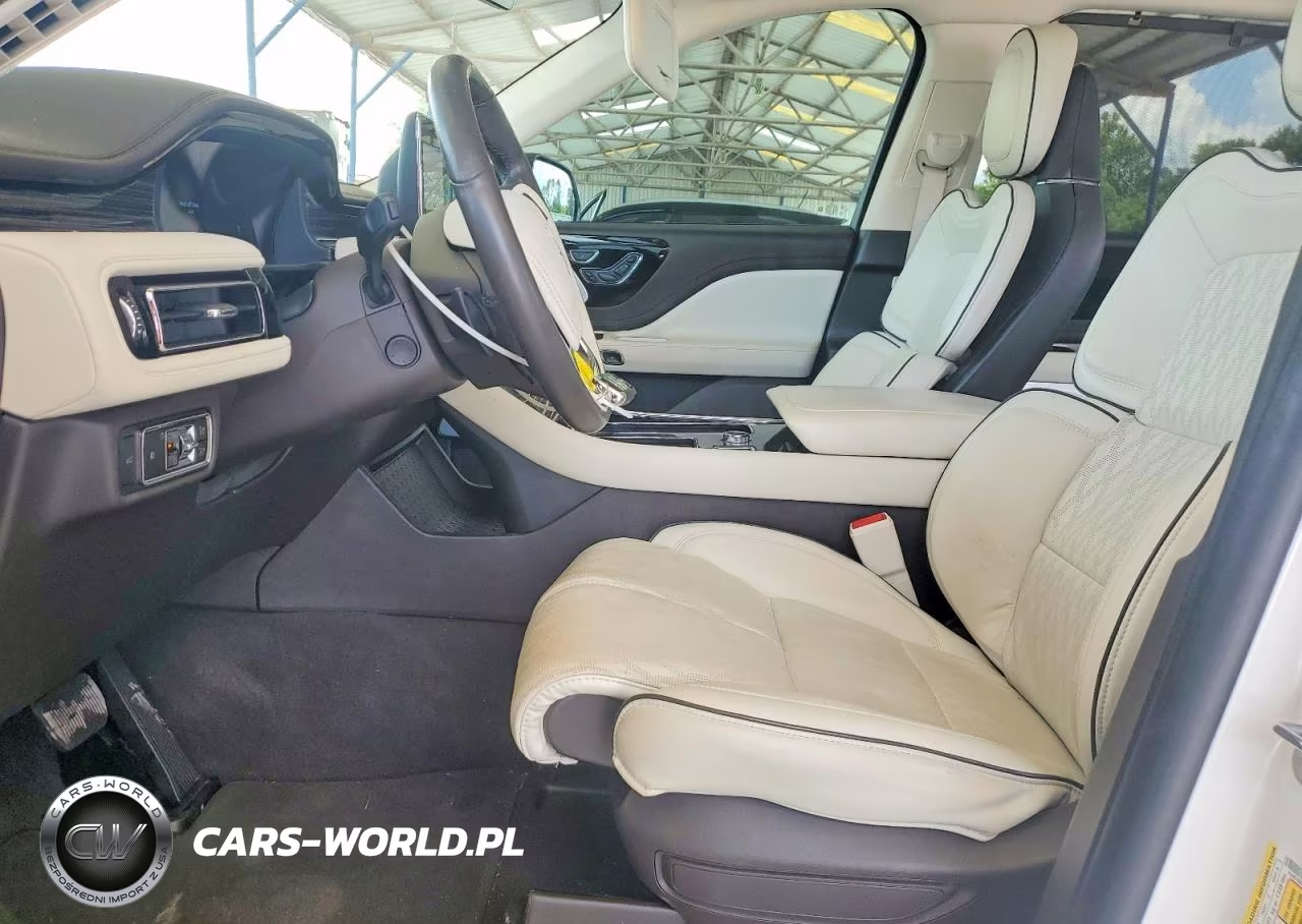 2023 Lincoln Aviator Black Label VIN:5LM5J9XC4PGL23176 - 7