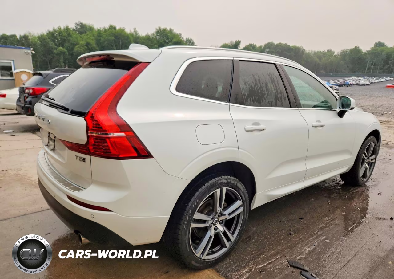 2021 Volvo Xc60 T5 Momentum VIN:YV4102RK4M1758084 - 3