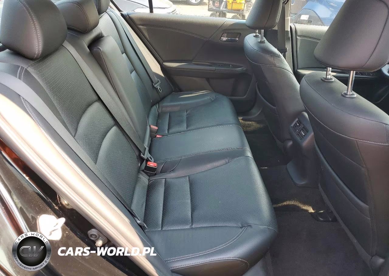 2017 Honda Accord Touring VIN:1HGCR3F99HA010186 - 10