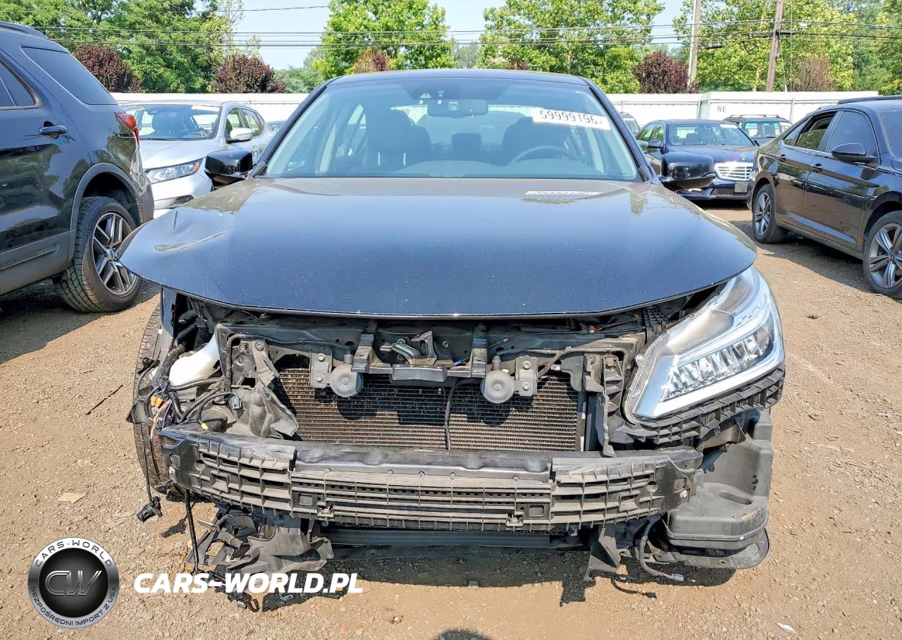 2017 Honda Accord Touring VIN:1HGCR3F99HA010186 - 5
