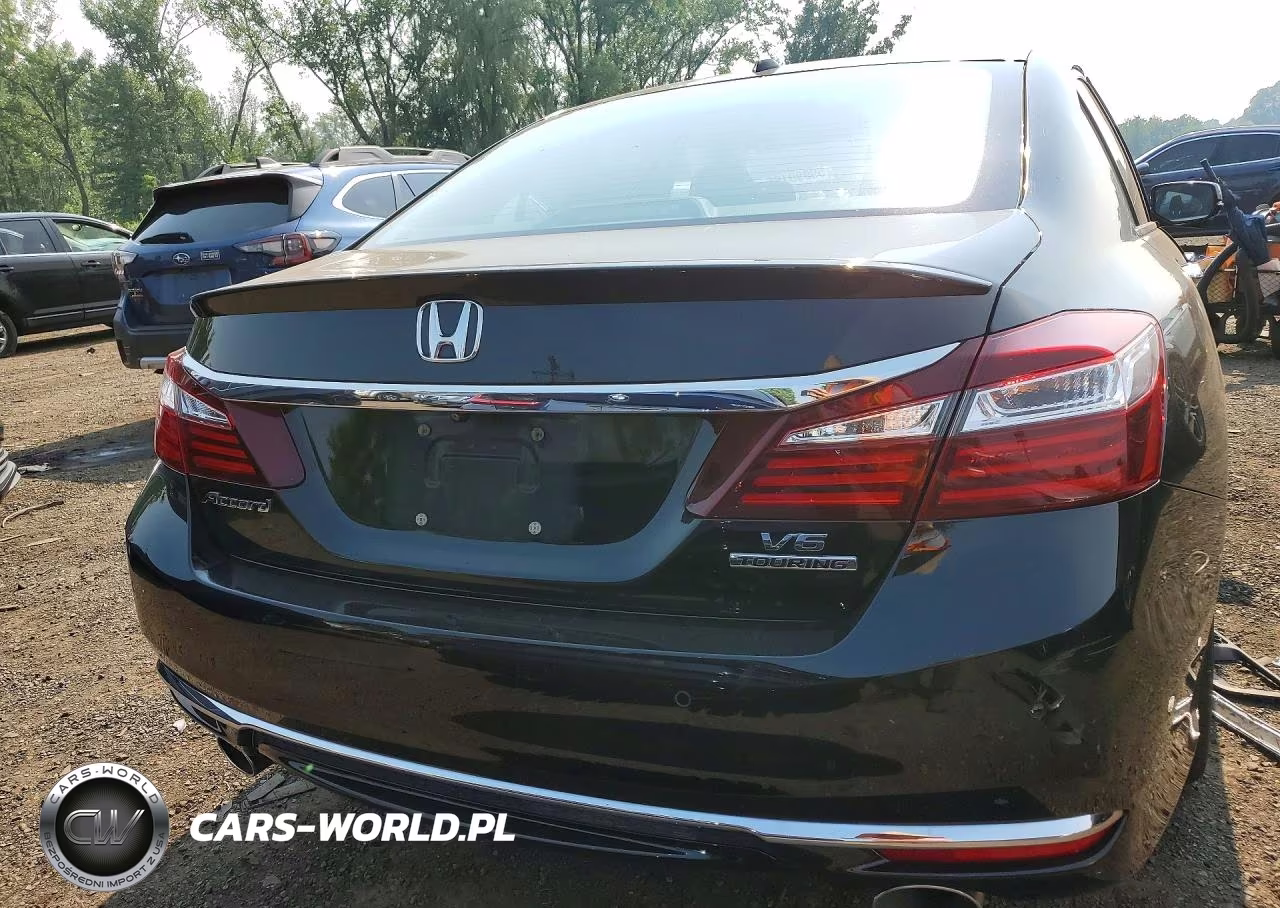 2017 Honda Accord Touring VIN:1HGCR3F99HA010186 - 6