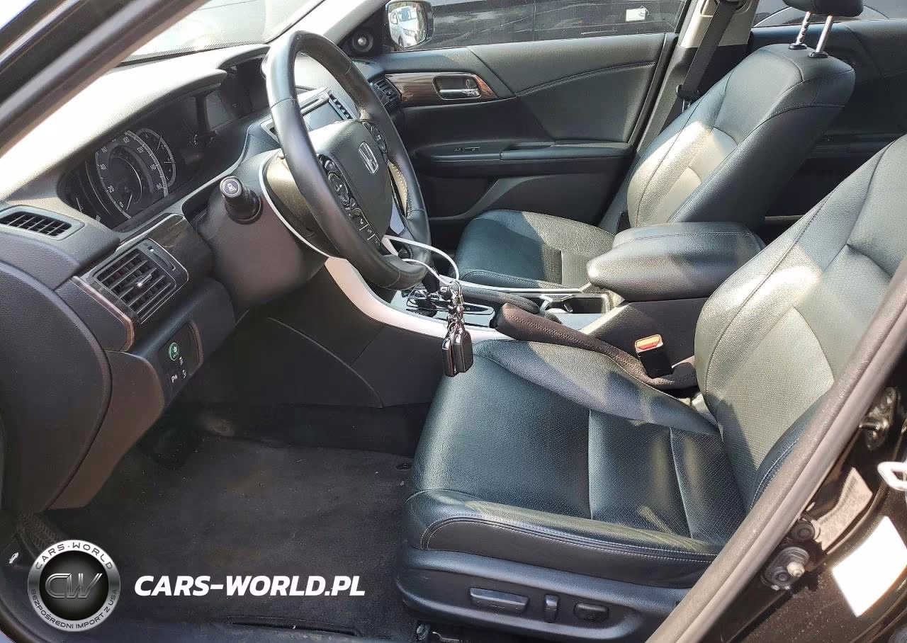 2017 Honda Accord Touring VIN:1HGCR3F99HA010186 - 7