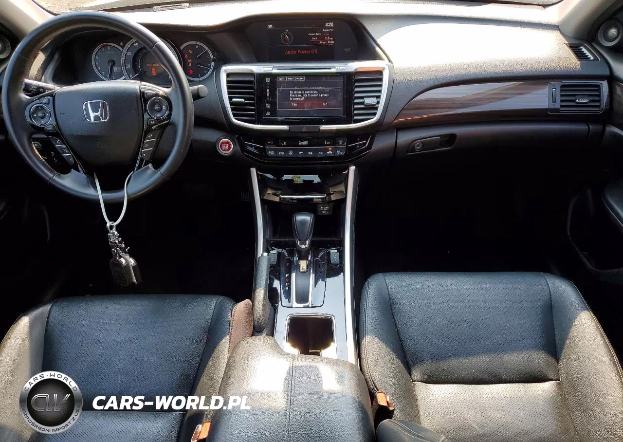 2017 Honda Accord Touring VIN:1HGCR3F99HA010186 - 8