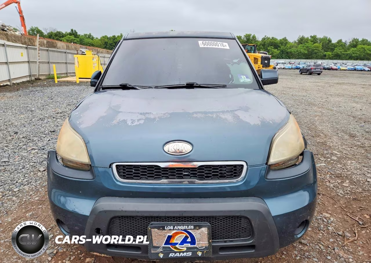2011 Kia Soul + VIN:KNDJT2A21B7314872 - 5