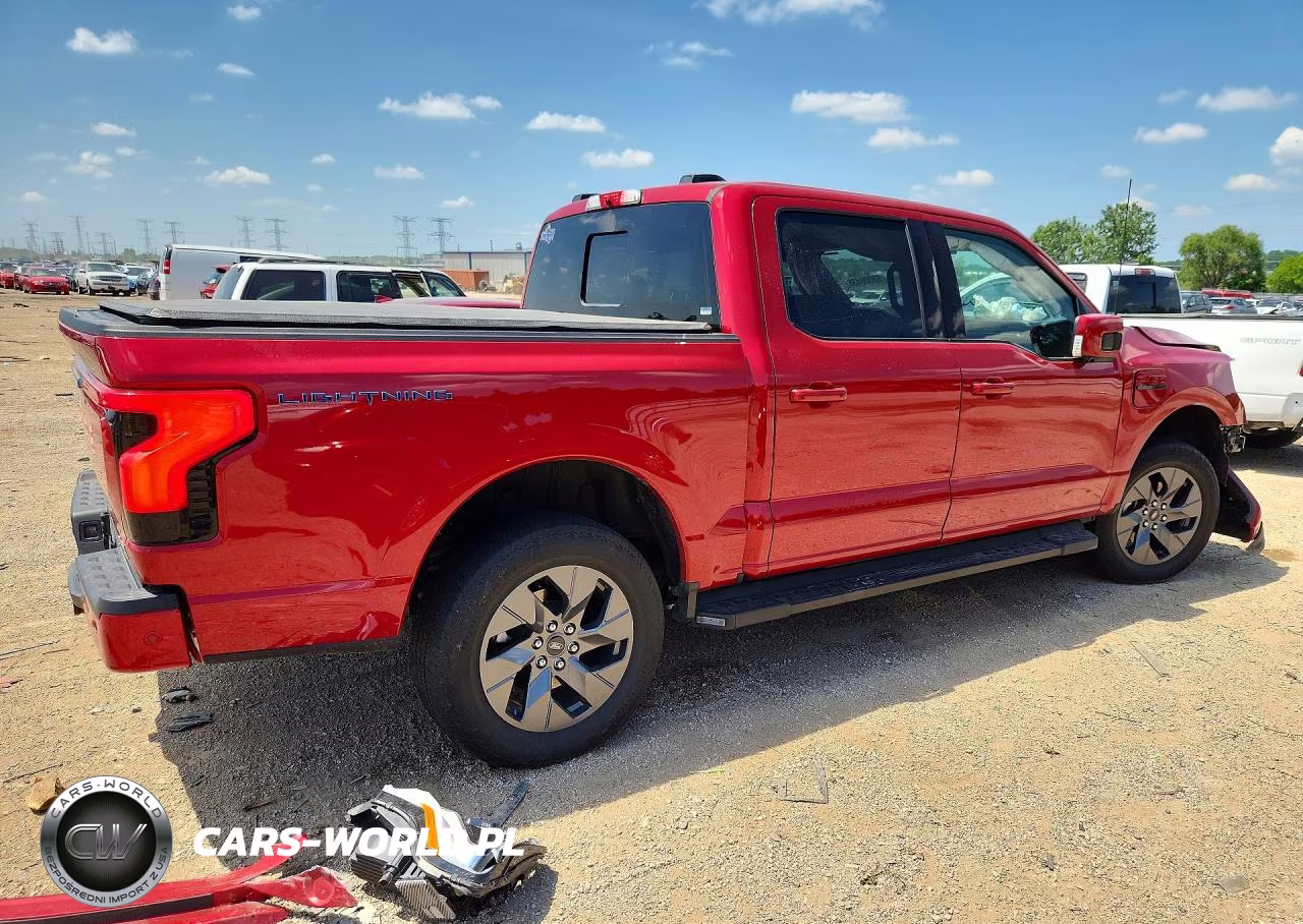 2023 Ford F150 VIN:1FTVW1EV0PWG30316 - 3