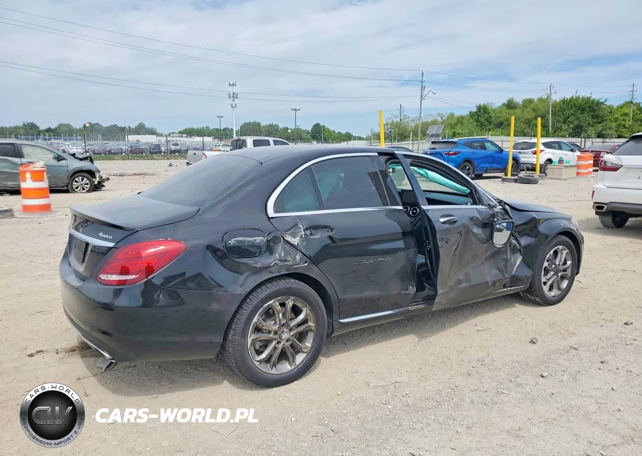 2016 Mercedes-Benz C 300 4Matic VIN:55SWF4KB3GU103292 - 3