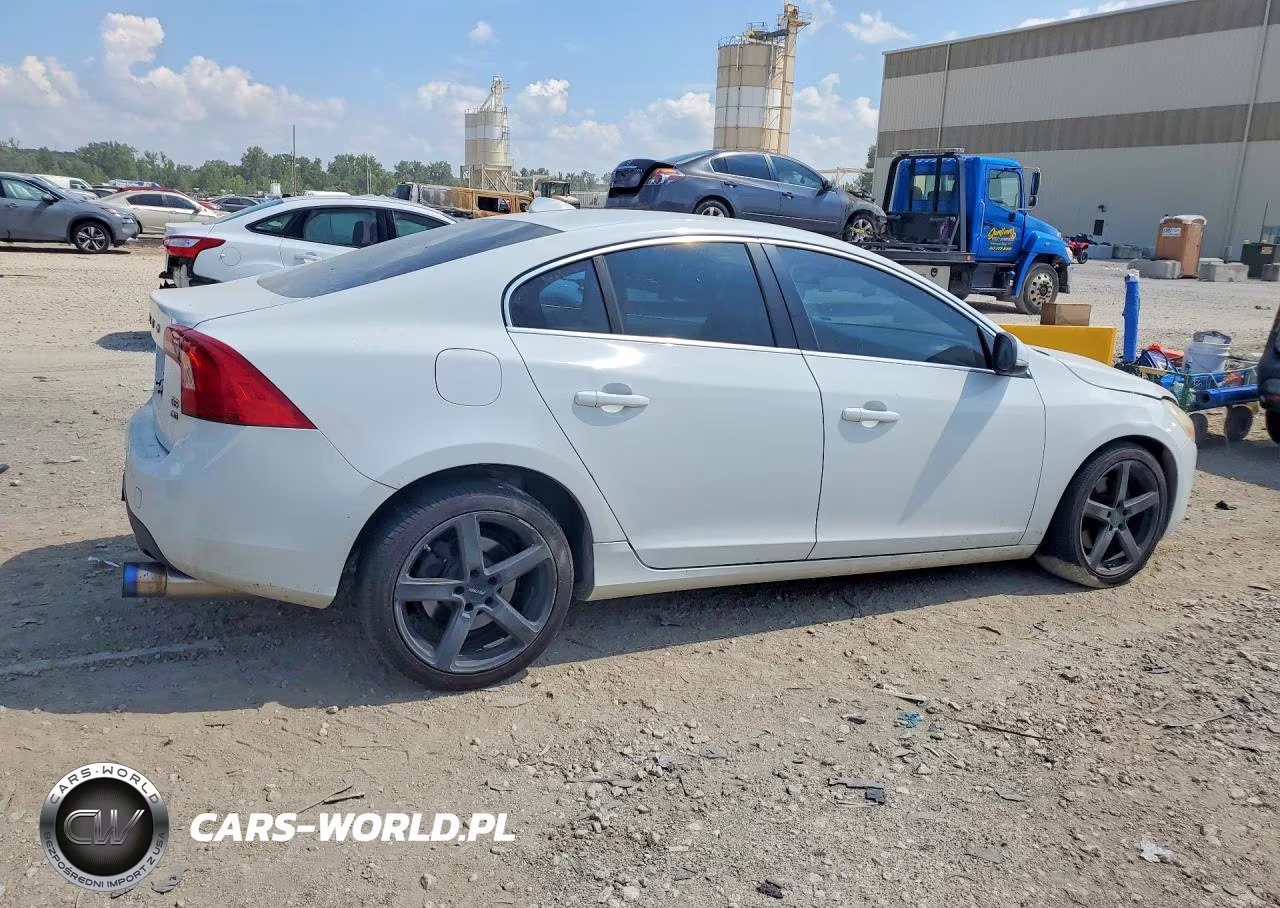 2011 Volvo S60 T6 VIN:YV1902FH2B2015147 - 3