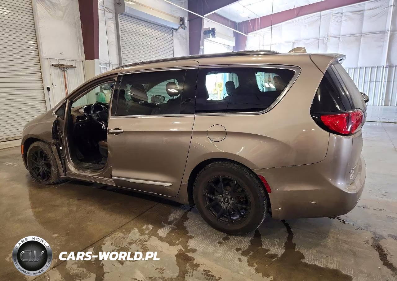 2017 Chrysler Pacifica Limited VIN:2C4RC1GG7HR796691 - 2