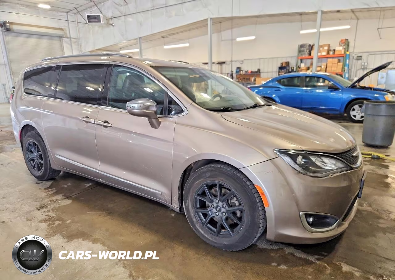 2017 Chrysler Pacifica Limited VIN:2C4RC1GG7HR796691 - 4