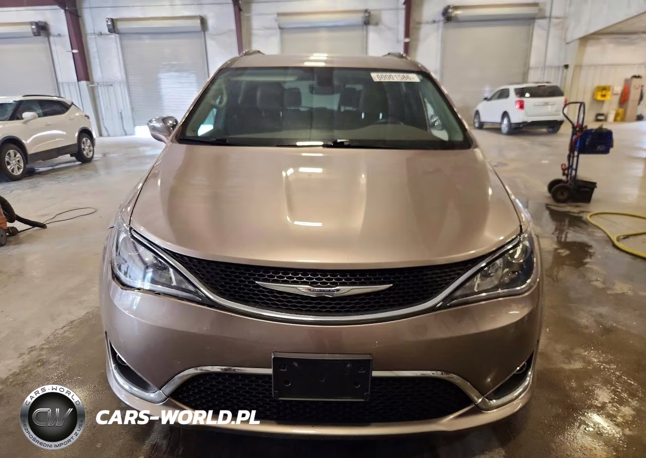 2017 Chrysler Pacifica Limited VIN:2C4RC1GG7HR796691 - 5