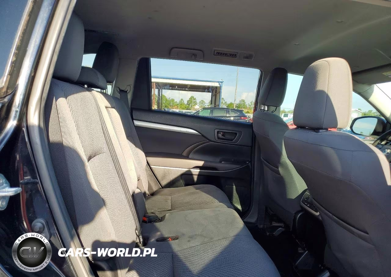 2019 Toyota Highlander Le VIN:5TDZARFH8KS056029 - 11