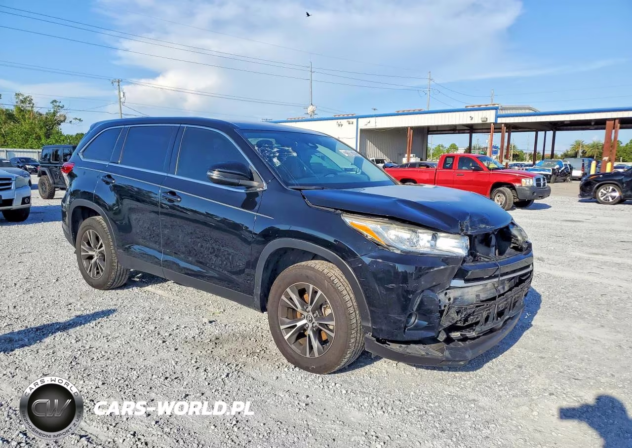 2019 Toyota Highlander Le VIN:5TDZARFH8KS056029 - 4