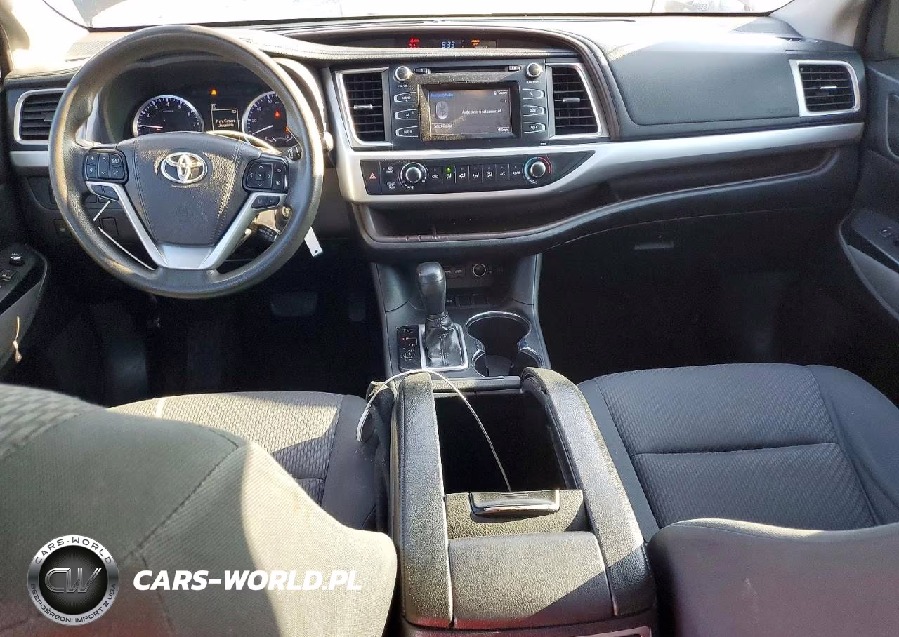 2019 Toyota Highlander Le VIN:5TDZARFH8KS056029 - 8