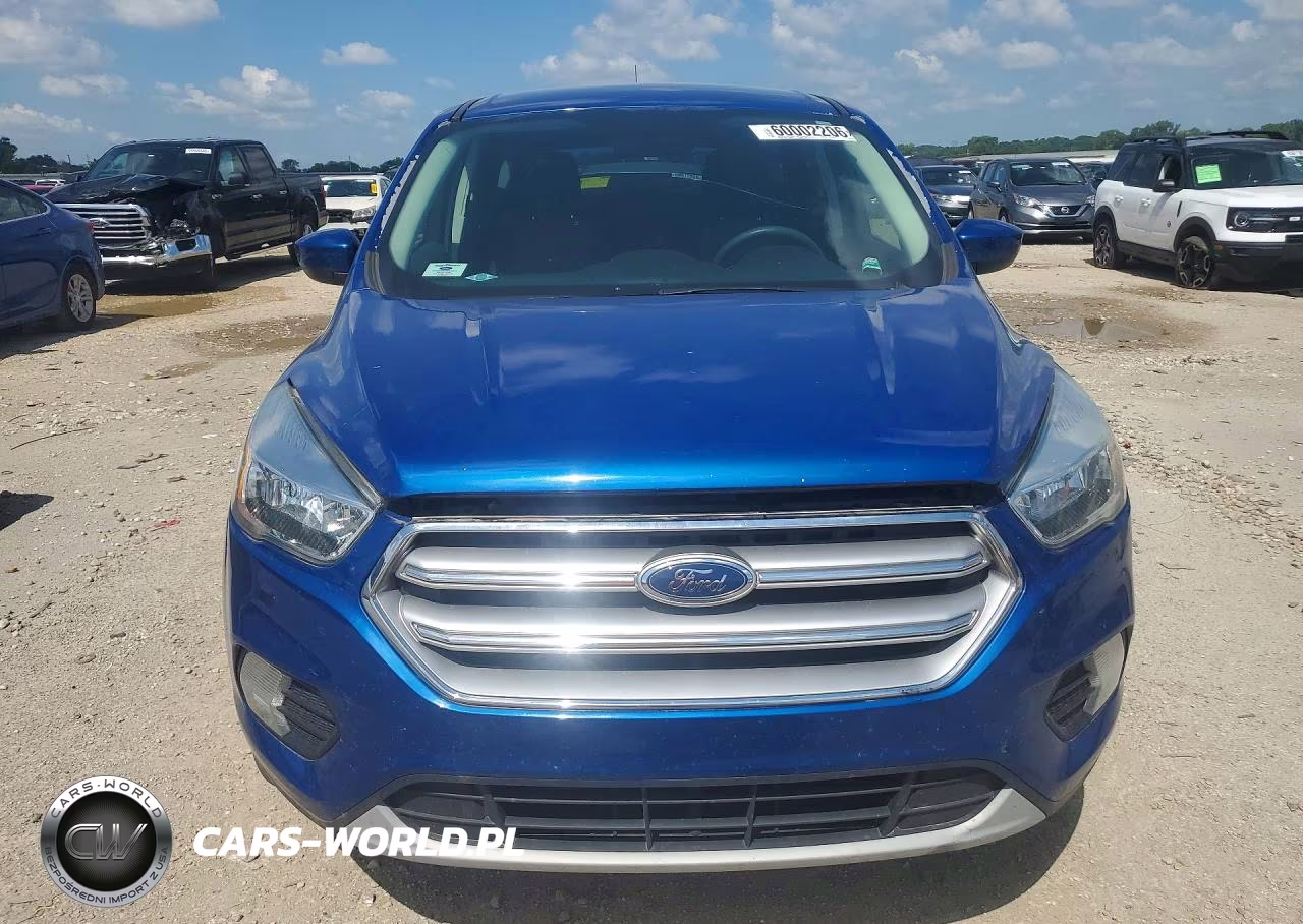 2017 Ford Escape Se VIN:1FMCU0GDXHUC23429 - 5